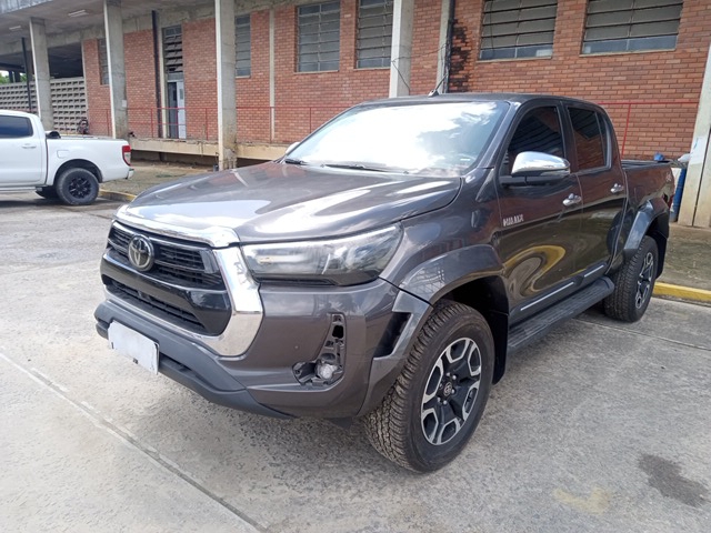 HILUX CD SRX AT 2.8 4X4RD ANO 2023/2024